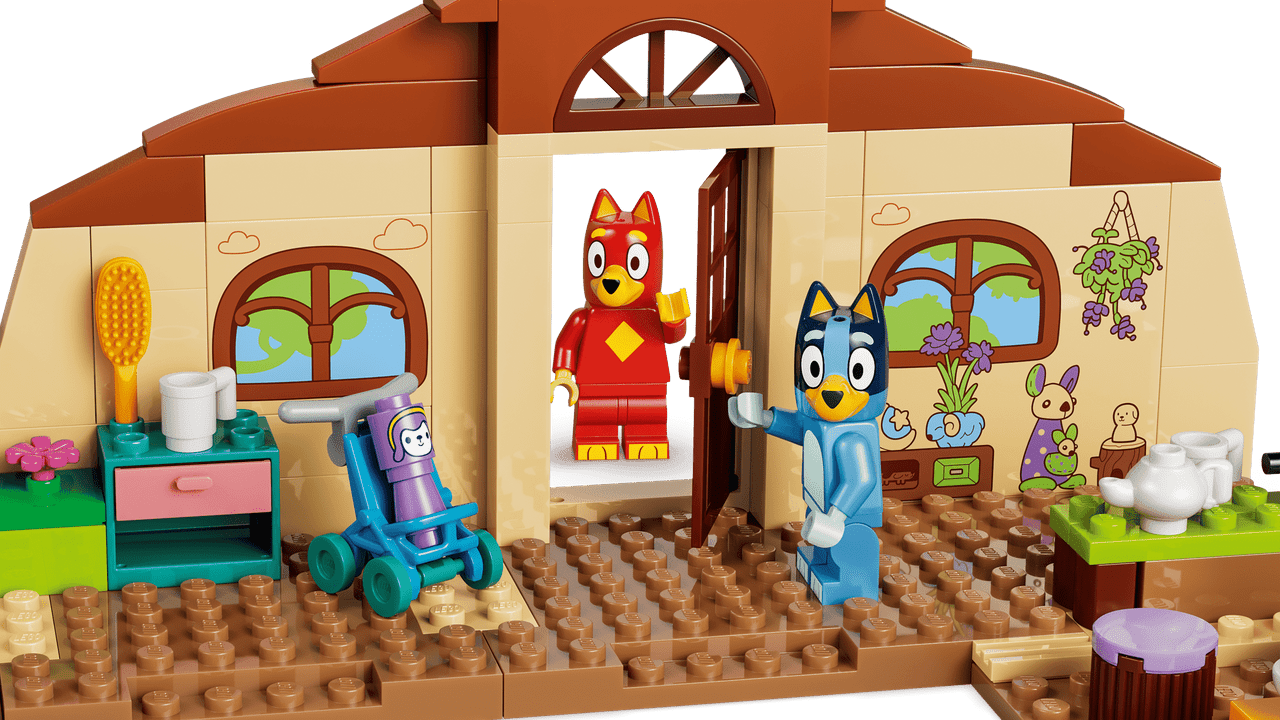 LEGO® Bluey - School with Rusty and Bluey 11221