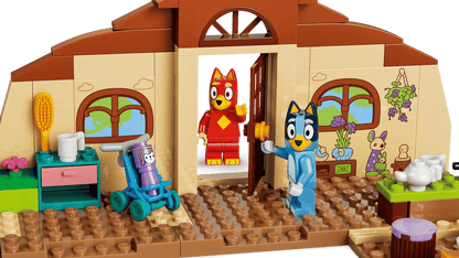 LEGO® Bluey - School with Rusty and Bluey 11221