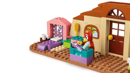 LEGO® Bluey - School with Rusty and Bluey 11221