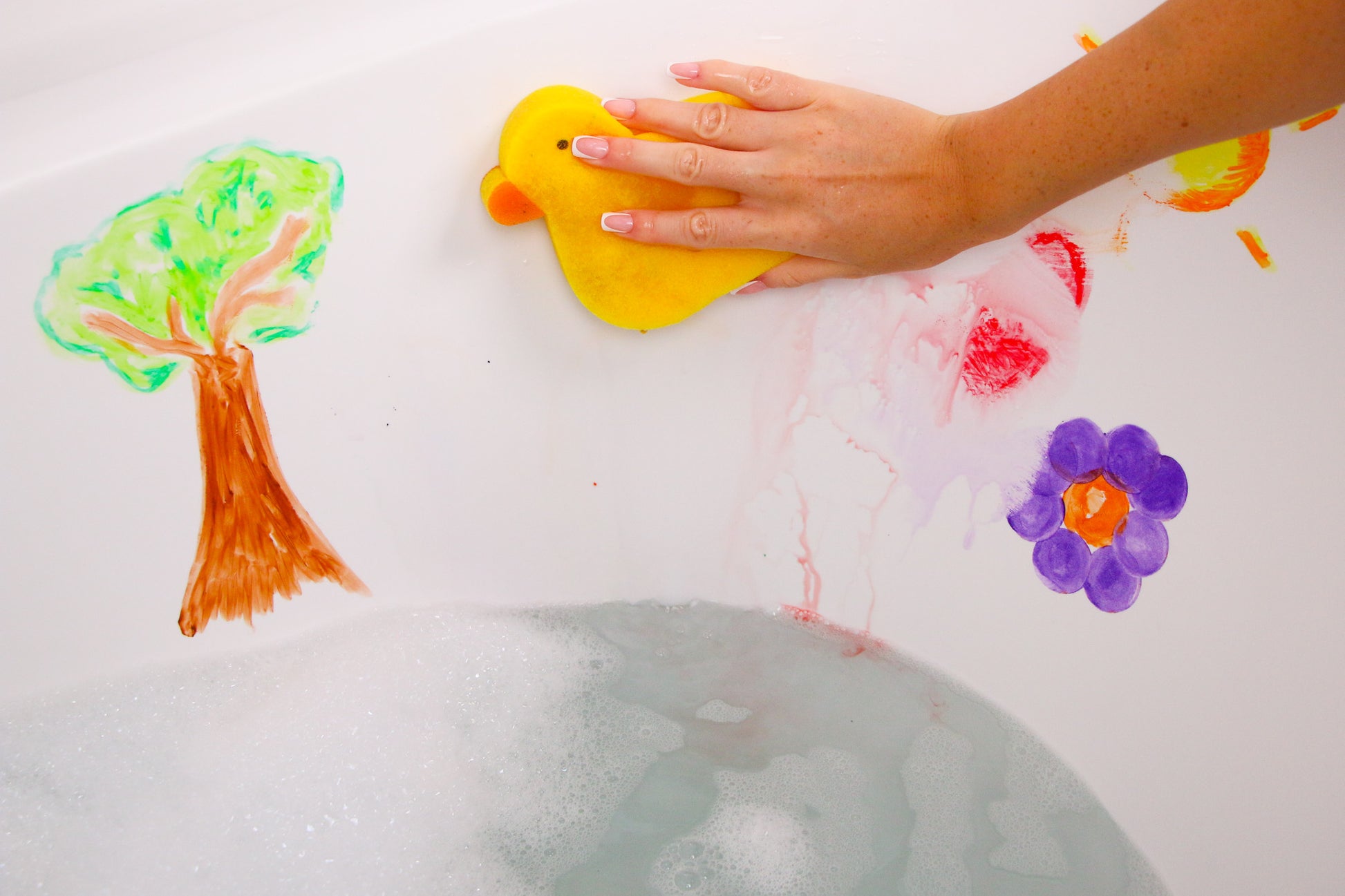 Zimpli Kids Baff Paints Activity Set 7248 with bath paint sticks, colouring book, paint stamps, duck sponge and storage bag