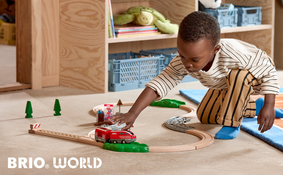 BRIO World Pull Back Train Set 28-piece wooden railway with battery-free pull back locomotive, passenger wagon and station platform