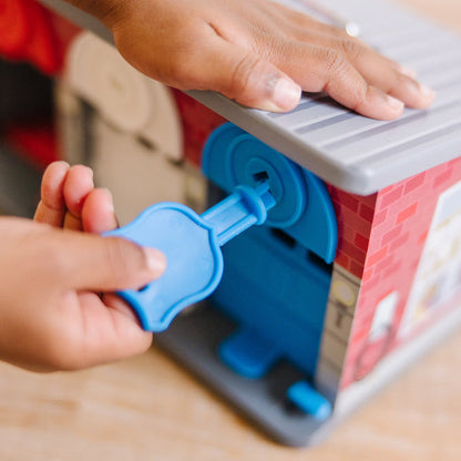 Melissa & Doug - Keys & Car Rescue Garage