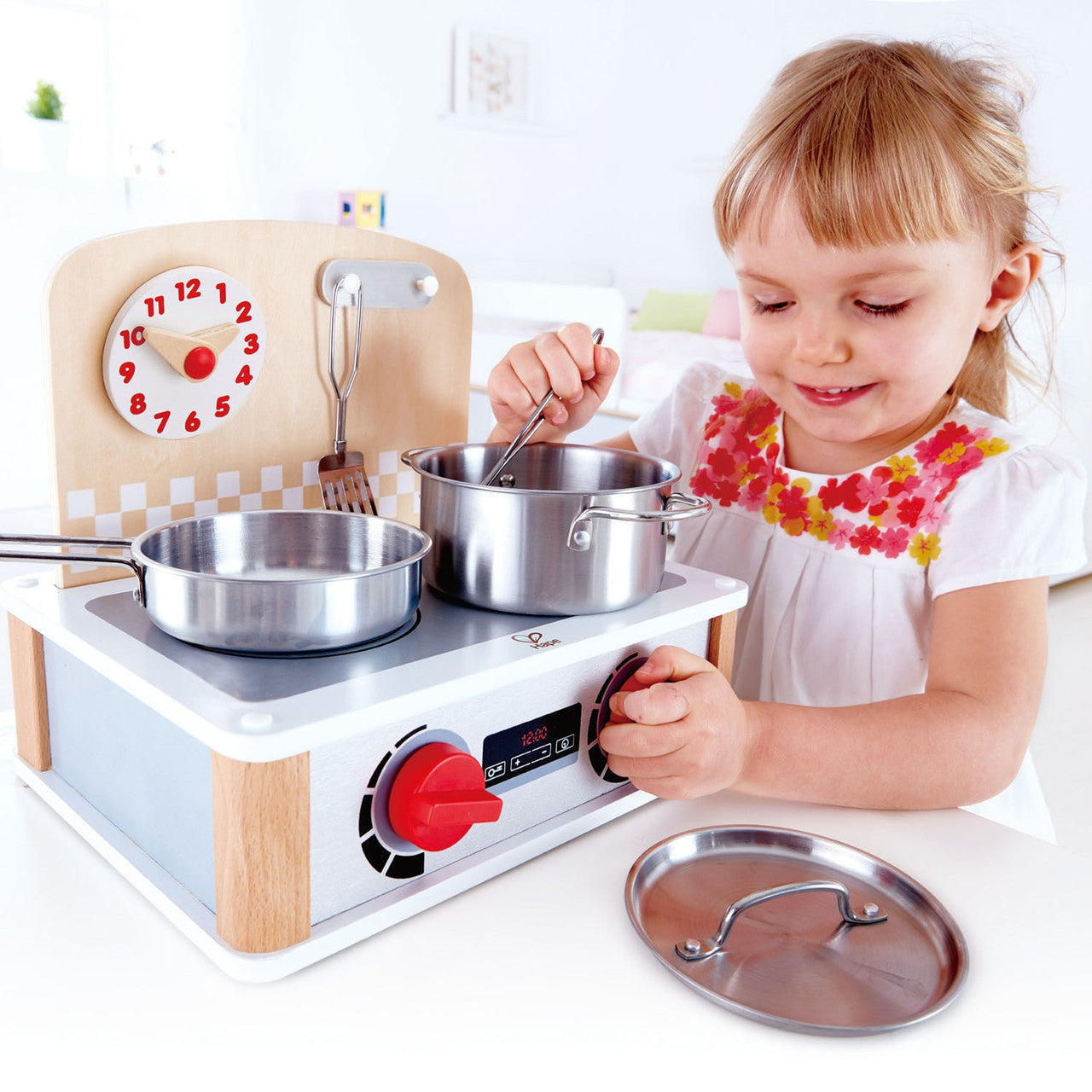 Hape  2 in 1 Kitchen and Grill Set