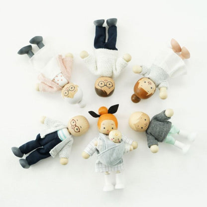 Parent figures from the Le Toy Van wooden dolls house family with classic clothing details