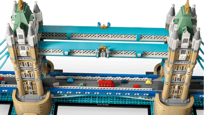 The River Thames approach section at the end of the LEGO 21067 Tower Bridge model