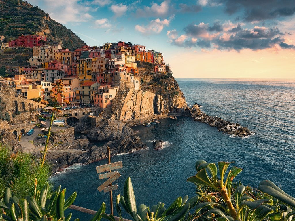 Ravensburger 1500pc - Cinque Terre Viewpoint Puzzle
