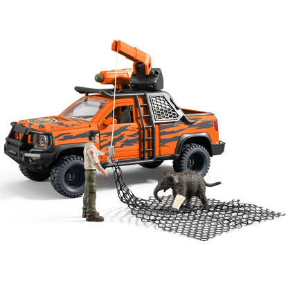 Schleich Wild Life Off-Road Adventure in the Jungle 42720 playset with rescue vehicle Ranger Tom and baby elephant