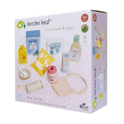 the wooden wet wipes, fruit puree and yoghurt pieces from the Tender Leaf baby care set